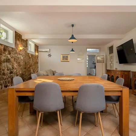 Authentic House