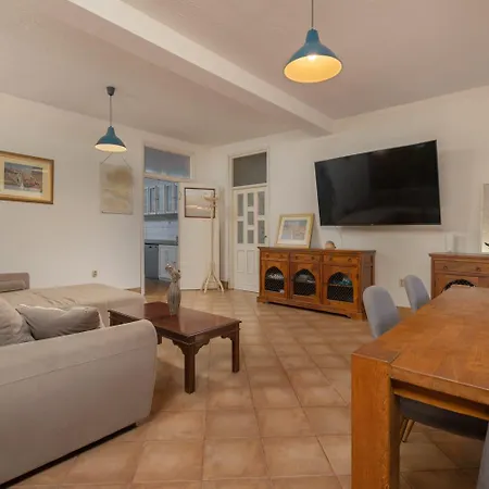 Authentic House * Ντουμπρόβνικ